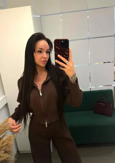 София из Санкт-Петербурга, мне 23, познакомлюсь для открытые отношения