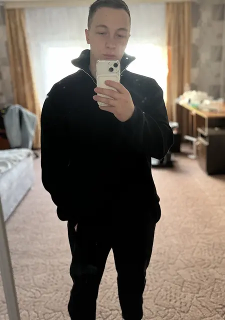 Я Данил, 21, из Челябинска, ищу знакомства на одну ночь