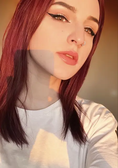 Я Алина, 28, из Курска, ищу знакомство для приятного времяпровождения