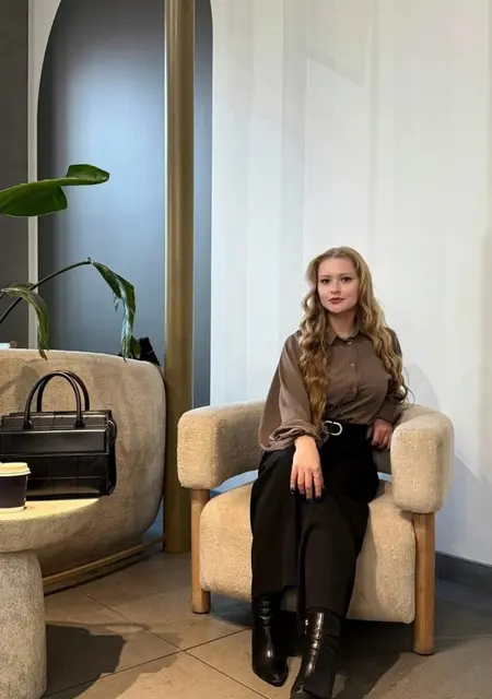 Я Господная, 18, знакомлюсь на одну ночь в Миассе