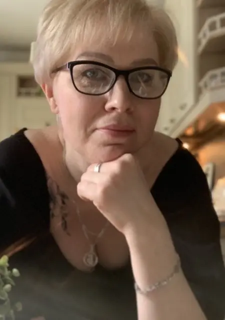 Я Елена, 48, знакомлюсь для приятного времяпровождения в Санкт-Петербурге