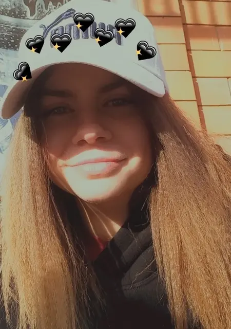 Я Виолетта, 21, знакомлюсь для общения в Керчи