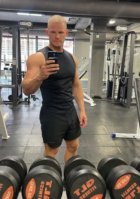 Я Кирилл, 36, из Анапы, ищу знакомства без обязательств