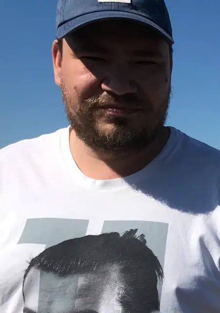 Pavel из Симферополя, мне 41, познакомлюсь для приятного времяпровождения