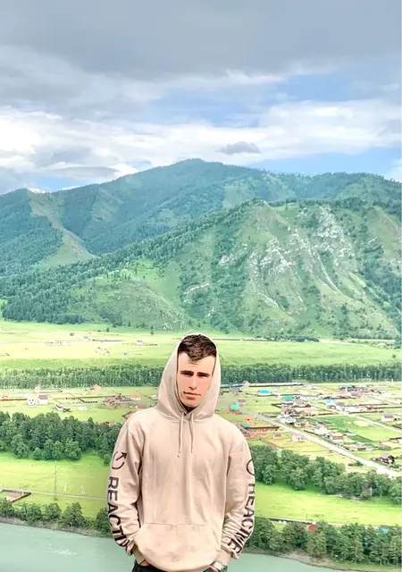 Egor из Горно-Алтайска, мне 22, познакомлюсь для постоянных отношений
