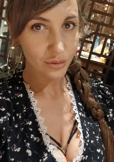 Я Александра, 31, из Якутска, ищу знакомства на одну ночь