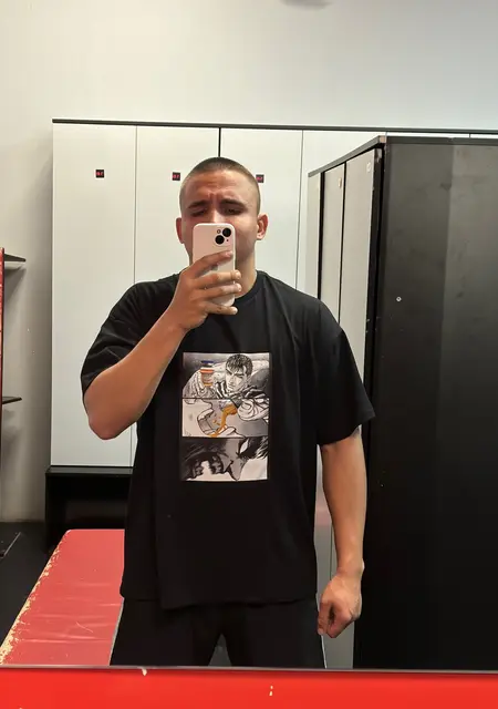 Я Илья, 20, из Краснодара, ищу знакомство для приятного времяпровождения