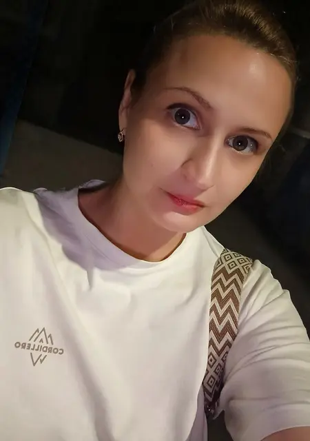Я Яна, 37, знакомлюсь для приятного времяпровождения в Ярославле