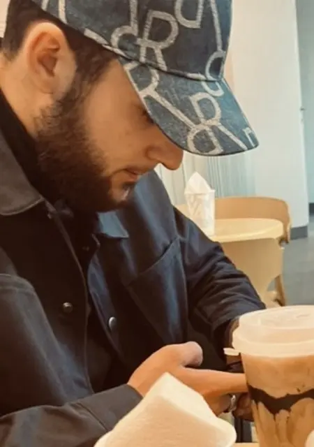 Марат из Москвы, мне 22, познакомлюсь без обязательств