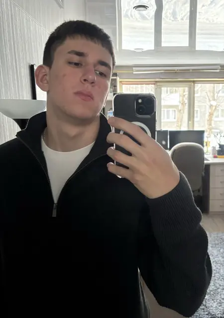 Я Саша, 24, из Ревды, ищу знакомства без обязательств