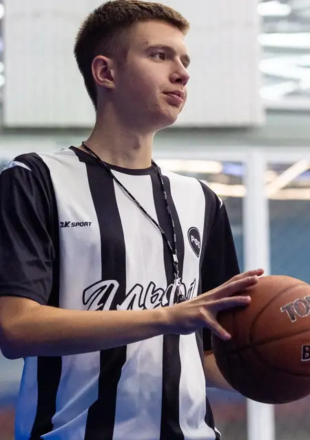 Я Андрей, 19, знакомлюсь без обязательств в Санкт-Петербурге