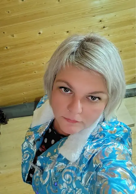 Катя из Санкт-Петербурга, ищу на сайте знакомства без обязательств