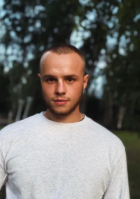 Я Руслан, 24, знакомлюсь на одну ночь в Брянске