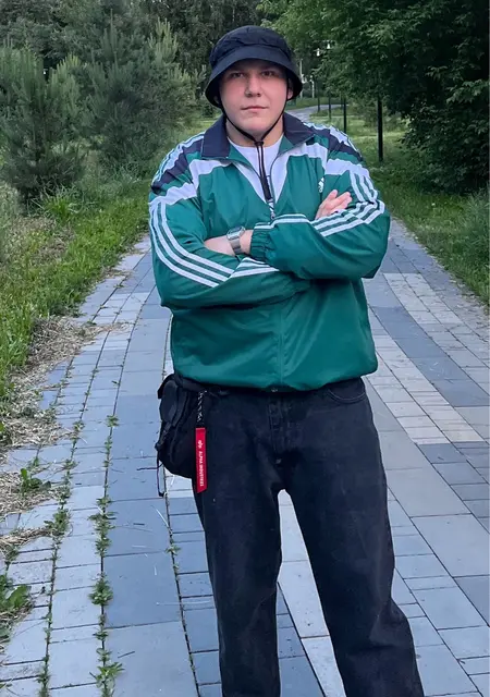 Михаил из Барнаула, мне 18, познакомлюсь для приятного времяпровождения