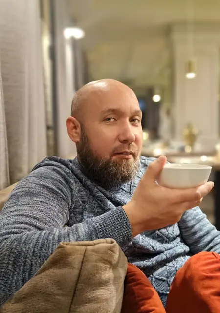 Radmir из Череповца, мне 43, познакомлюсь для приятного времяпровождения