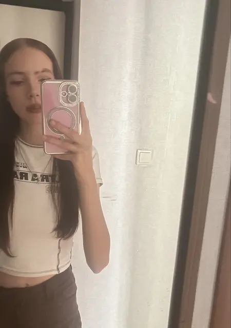 Я Лера, 19, из Камышлова, ищу знакомство для вирта