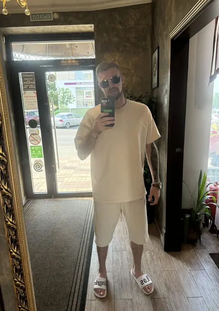 Я Артем, 29, из Клинцов, ищу знакомства на одну ночь