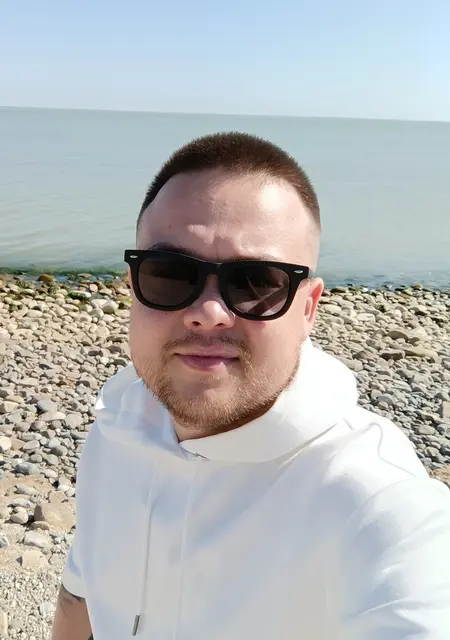 Тимур з Донецька, шукаю на сайті приємне проведення часу