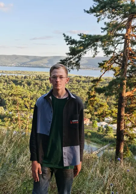 Я Константин, 18, знакомлюсь без обязательств в Кирове