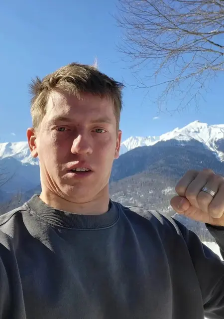 Timur из Сургута, ищу на сайте знакомства на одну ночь