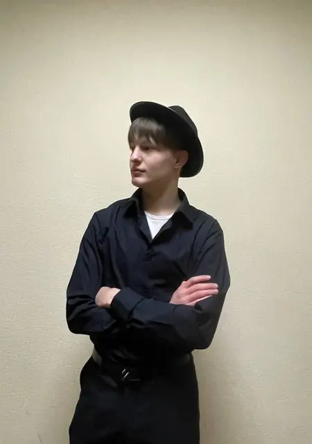 Лев из Омска, мне 18, познакомлюсь для общения