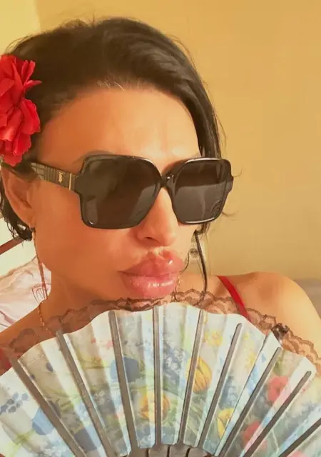 Сабрина из Читы, ищу на сайте вирта