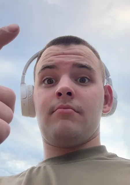 Я Фил, 20, из Иванова, ищу знакомство для дружбы