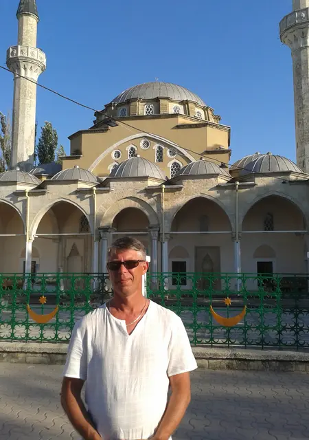 Я Артем, 56, из Красноярска, ищу знакомства на одну ночь