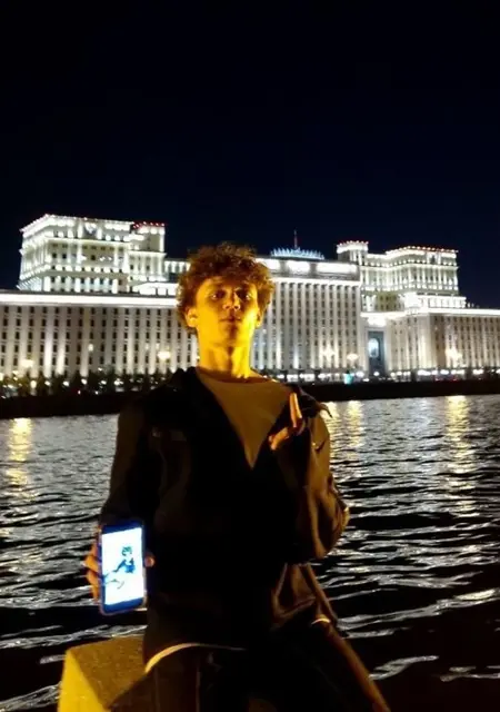 Я Дмитрий, 19, знакомлюсь без обязательств в Санкт-Петербурге