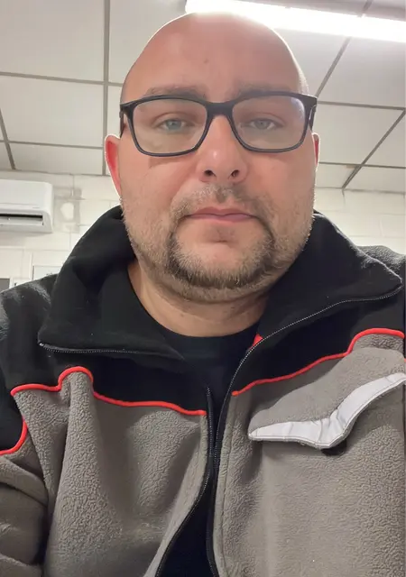 Valentin из Москвы, мне 36, познакомлюсь без обязательств