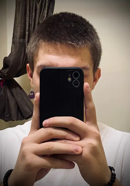 Иван из Комсомольска-на-Амуре, мне 20, познакомлюсь на одну ночь