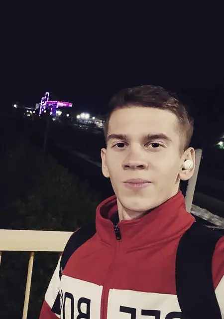 Андрей из Саратова, мне 18, познакомлюсь для приятного времяпровождения