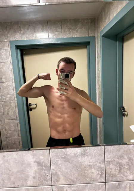 Я Александр, 19, из Егорьевска, ищу знакомство для постоянных отношений