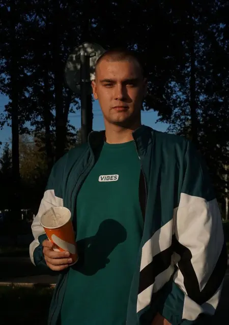 Я Кирилл, 23, из Ухты, ищу знакомства без обязательств