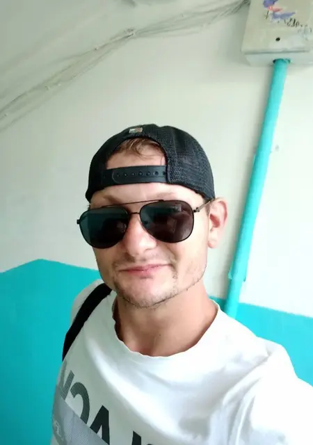 Артем из Саратова, ищу на сайте постоянные отношения