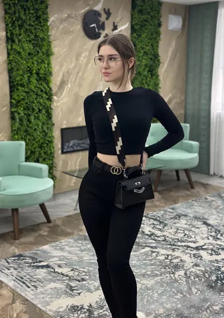 Я Александра, 24, из Санкт-Петербурга, ищу знакомство для вирта