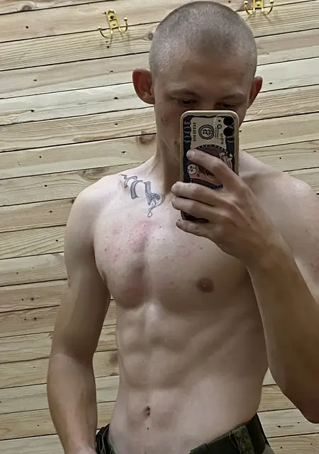 Я Павел, 19, знакомлюсь для открытые отношения в Ростове-на-Дону