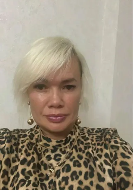 Я Нина, 48, знакомлюсь для открытые отношения в Санкт-Петербурге
