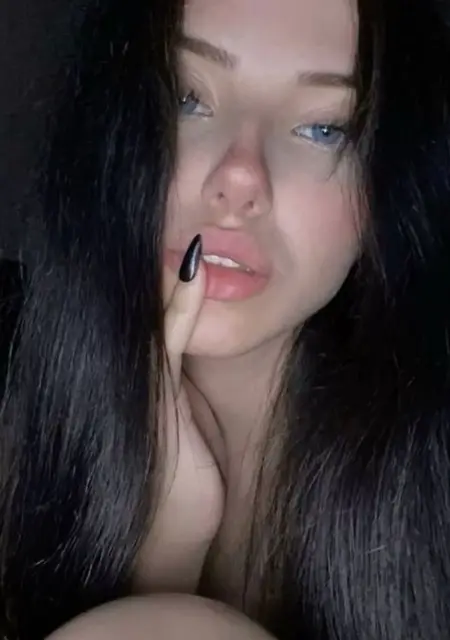 Я Диана, 22, из Смоленска, ищу знакомство для общения