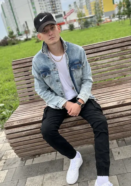 Я Александр, 26, знакомлюсь на одну ночь в Березниках