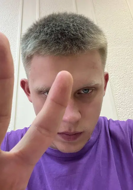 Данила из Новосибирска, ищу на сайте знакомства без обязательств