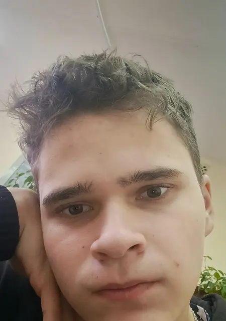 Я Миша, 19, из Самары, ищу знакомства без обязательств
