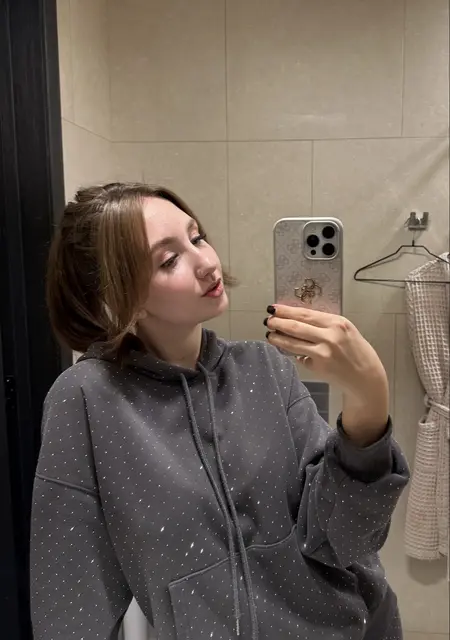 Ксения из Новосибирска, ищу на сайте постоянные отношения