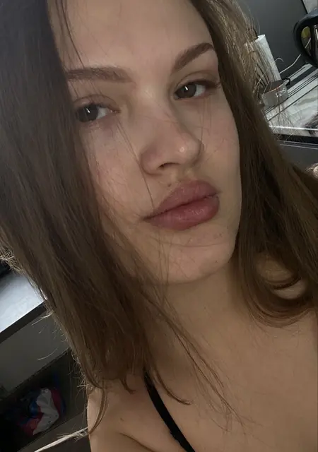 Я Viktoria, 19, из Красноярска, ищу знакомство для совместных путешествий