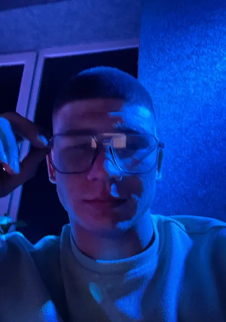 Я Дмитрий, 23, из Новороссийска, ищу знакомство для совместных путешествий