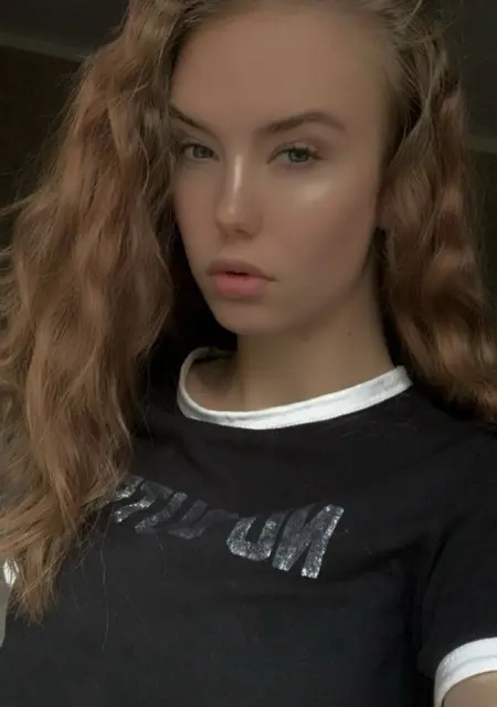 Дарья из Омска, ищу на сайте приятное времяпровождение