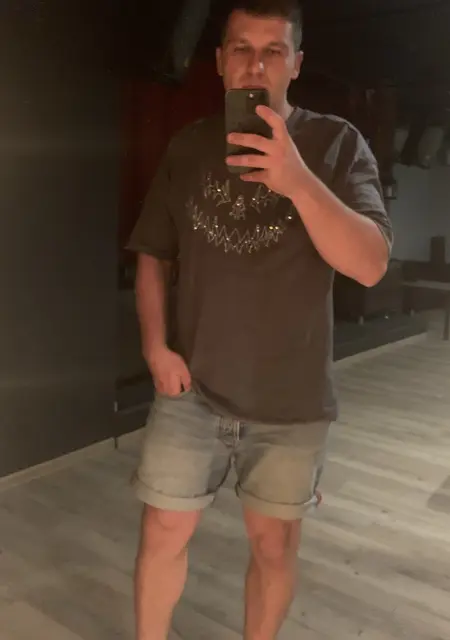 Роман из Санкт-Петербурга, ищу на сайте приятное времяпровождение