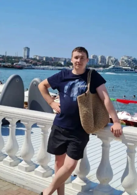 Я Артем, 30, из Дмитрова, ищу знакомства без обязательств