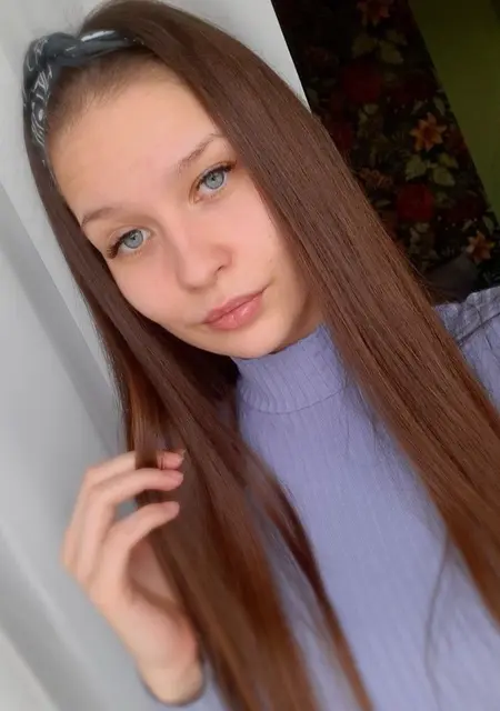 Я Полина, 22, из Омска, ищу знакомство для постоянных отношений