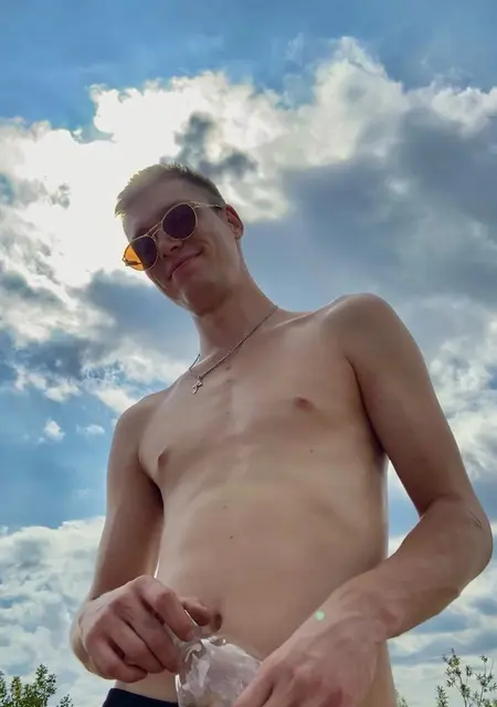 Я Кирилл, 29, из Ульяновска, ищу знакомства на одну ночь